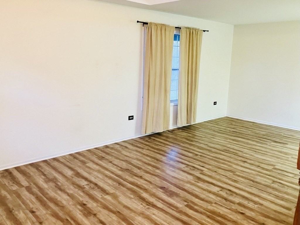 3524 Willowview Ct - Photo 4 of 21