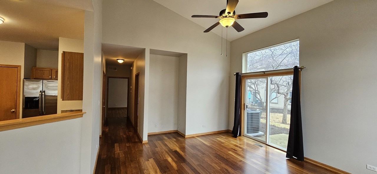 1036 Woodview Ct Unit 1036 - Photo 4 of 22