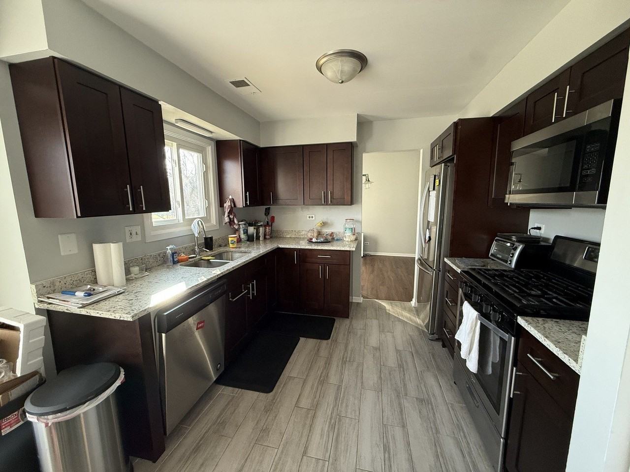 1172 Hill Crest Dr - Photo 4 of 13