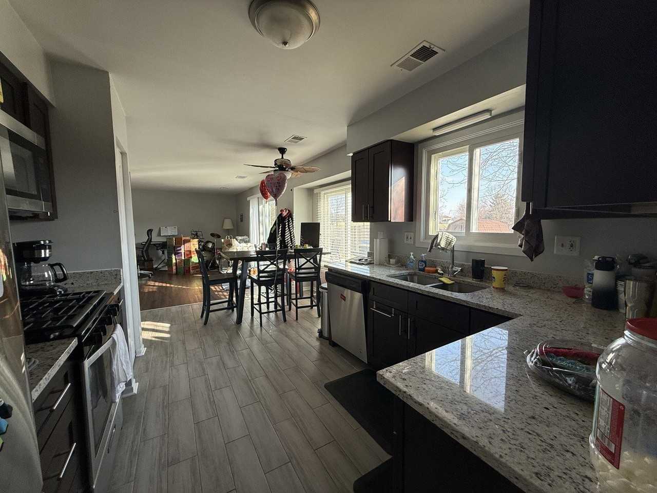 1172 Hill Crest Dr - Photo 5 of 13