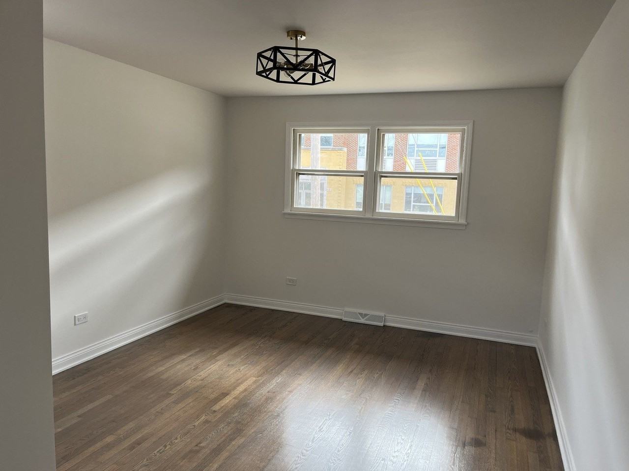 903 Porter St - Photo 7 of 10