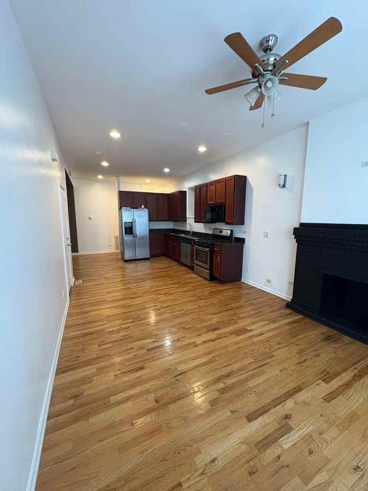 524 W 78th St Unit 1 - Photo 3 of 9