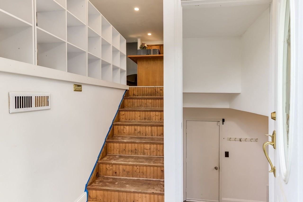 214 Far Hills Dr - Photo 3 of 25