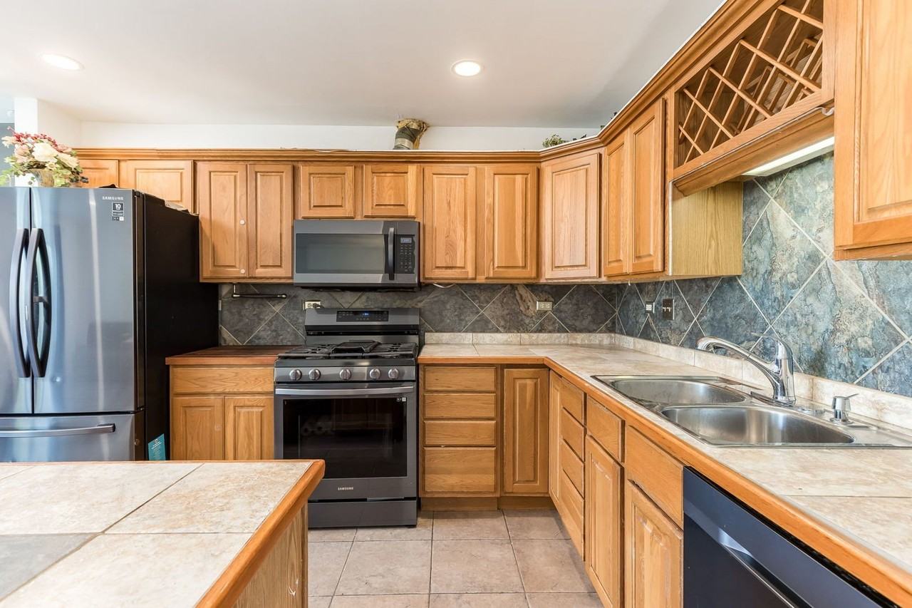 214 Far Hills Dr - Photo 7 of 25