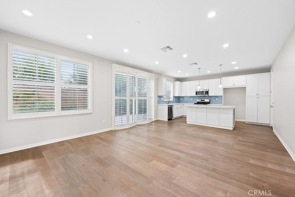 204 Desert Bloom - Photo 2 of 23