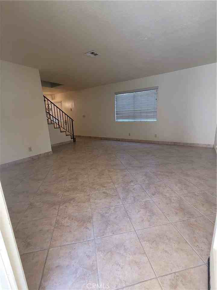 9229 Stewart And Gray Rd #D - Photo 4 of 19