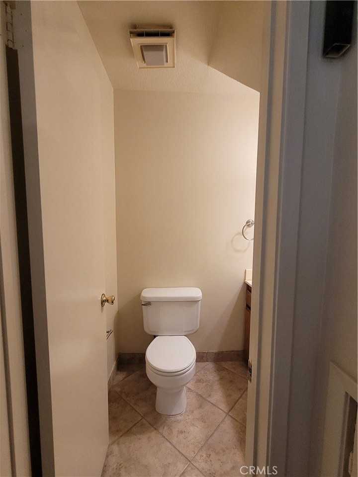 9229 Stewart And Gray Rd #D - Photo 6 of 19