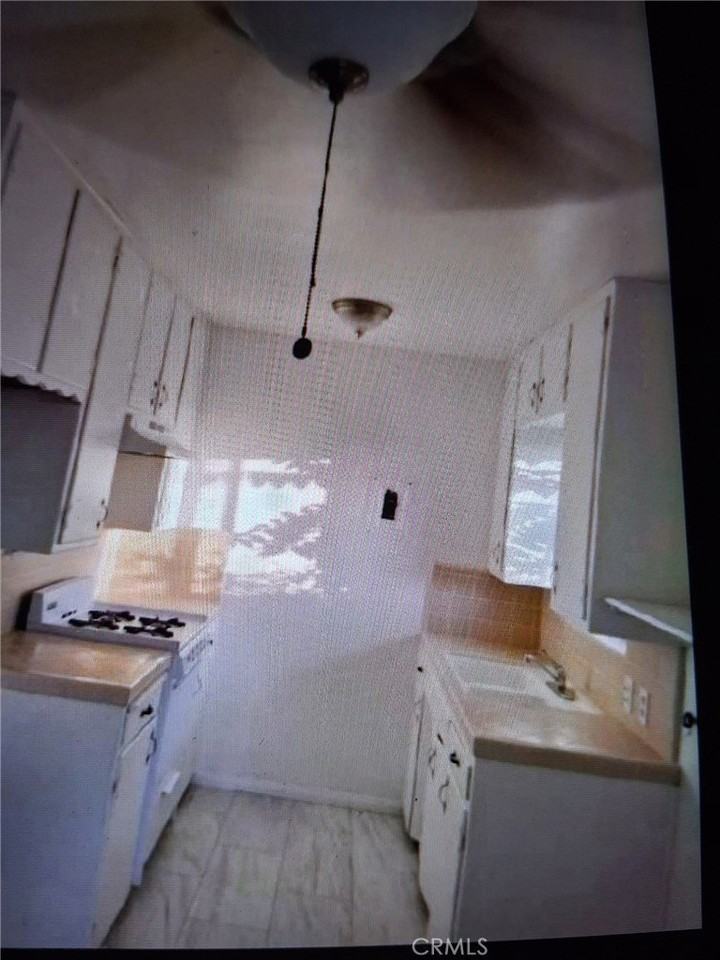 34947 Avenue A - Photo 2 of 5