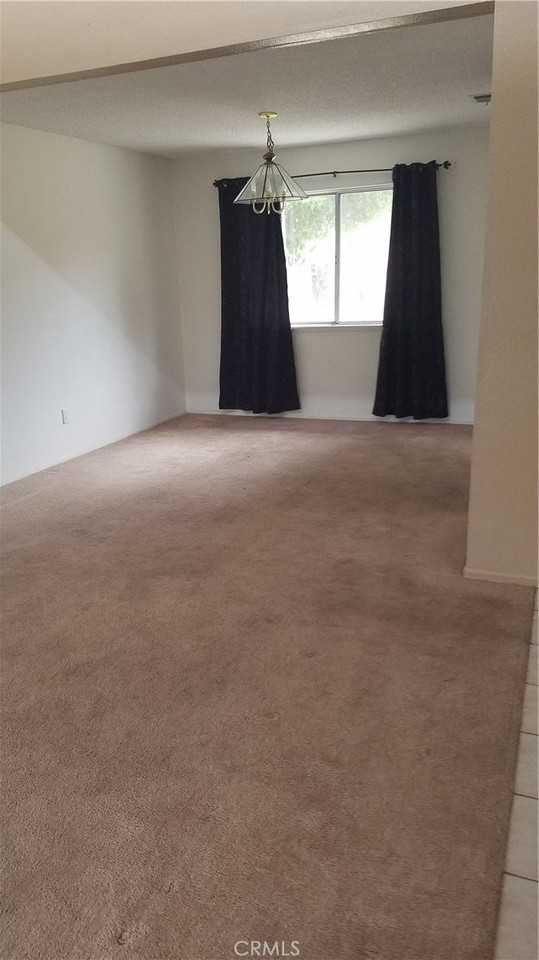 2546 College Dr - Photo 4 of 26