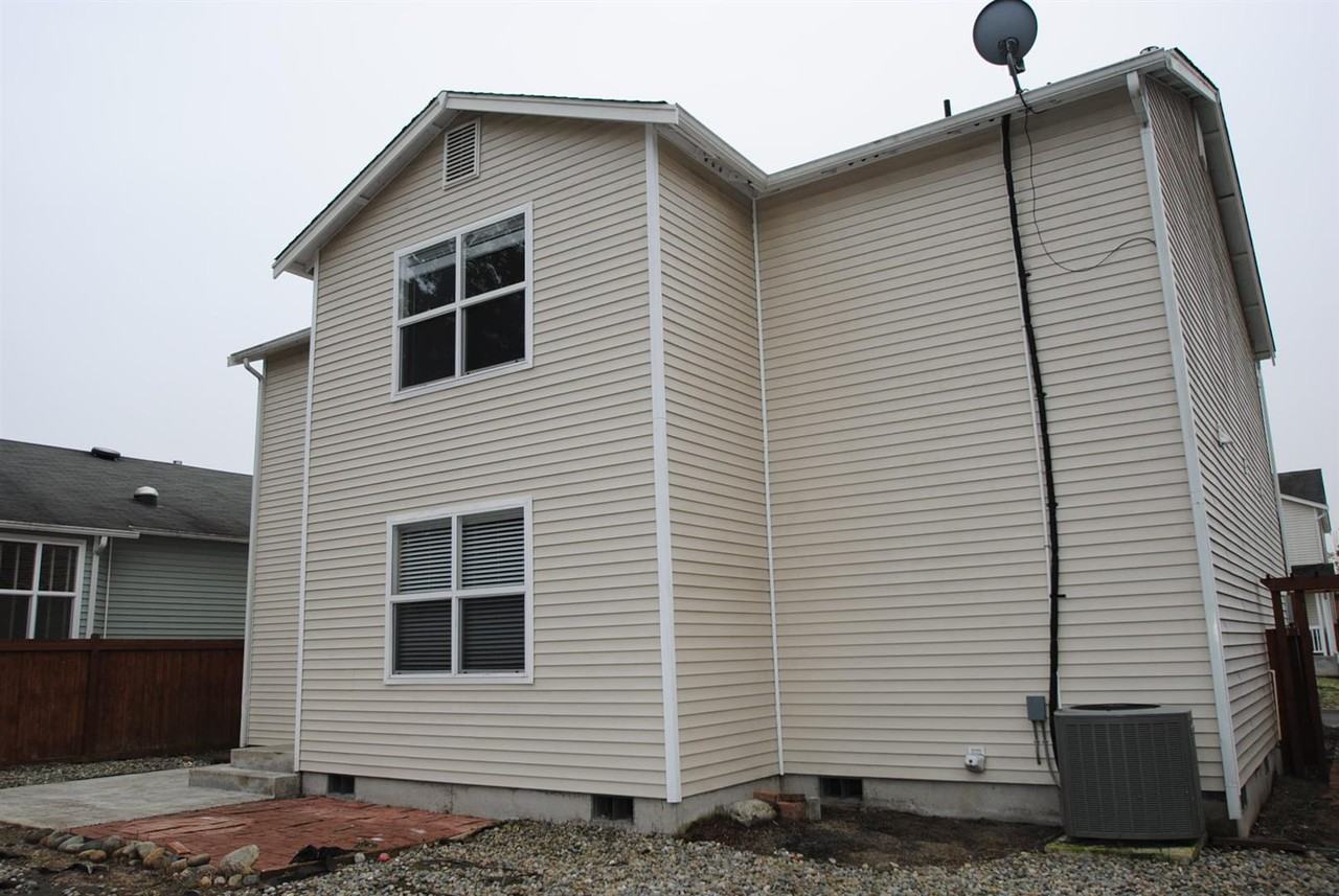 10403 192nd St Ct E - Photo 2 of 12