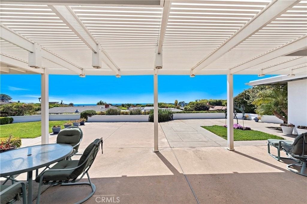 2501 Blue Water Dr - Photo 5 of 47