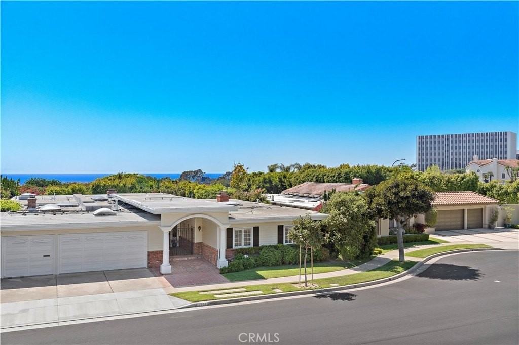 2501 Blue Water Dr - Photo 7 of 47