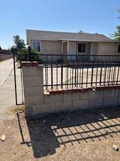 10851 Inez St - Photo 2 of 21