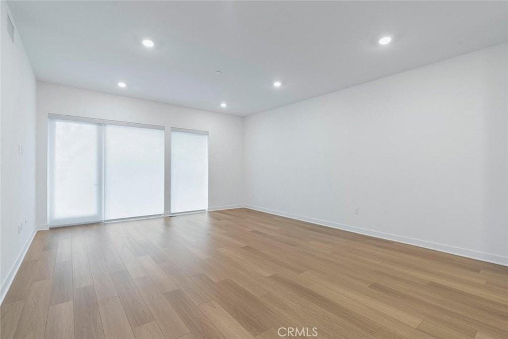 1306 Rivington - Photo 3 of 50