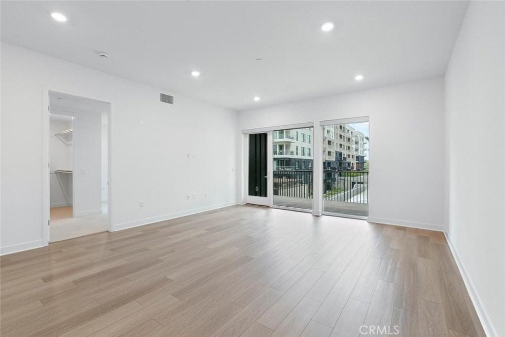 1306 Rivington - Photo 4 of 50