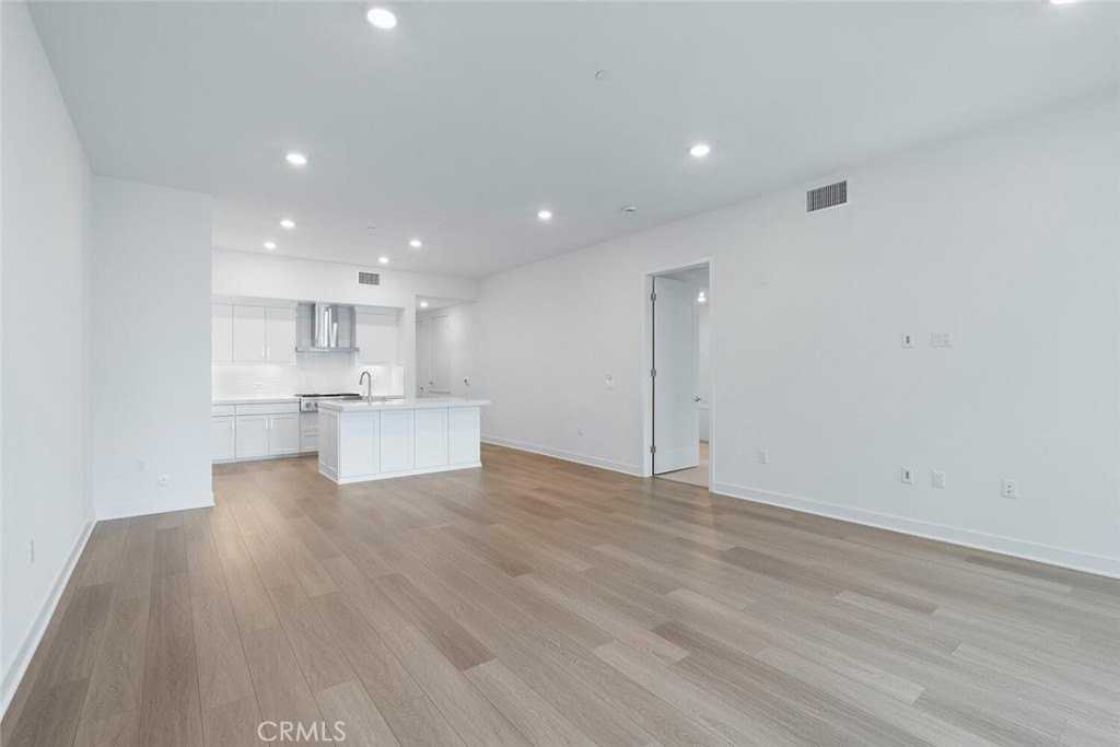 1306 Rivington - Photo 5 of 50