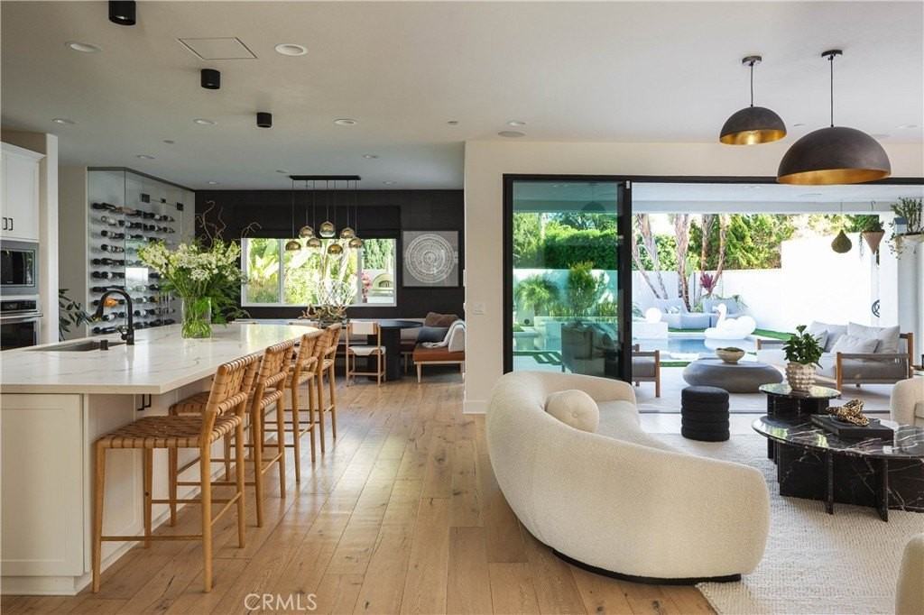 311 Costa Bella Ct - Photo 3 of 44