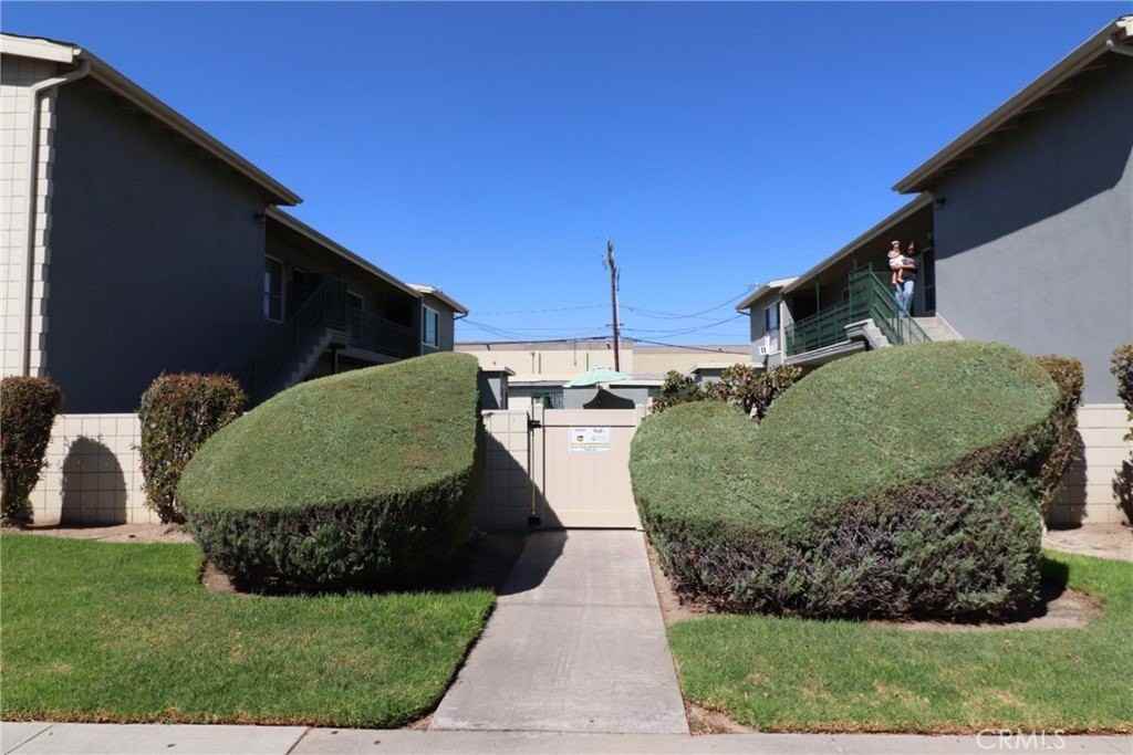 2227 E Westport Dr #2 - Photo 2 of 17