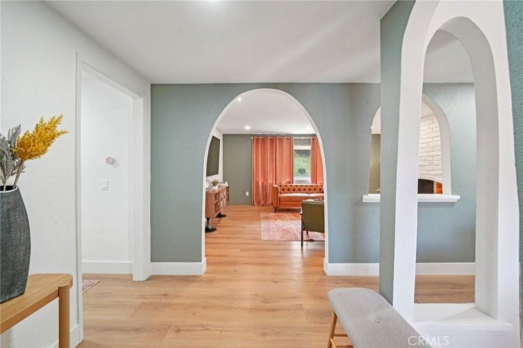 1500 Country Club Dr - Photo 6 of 39