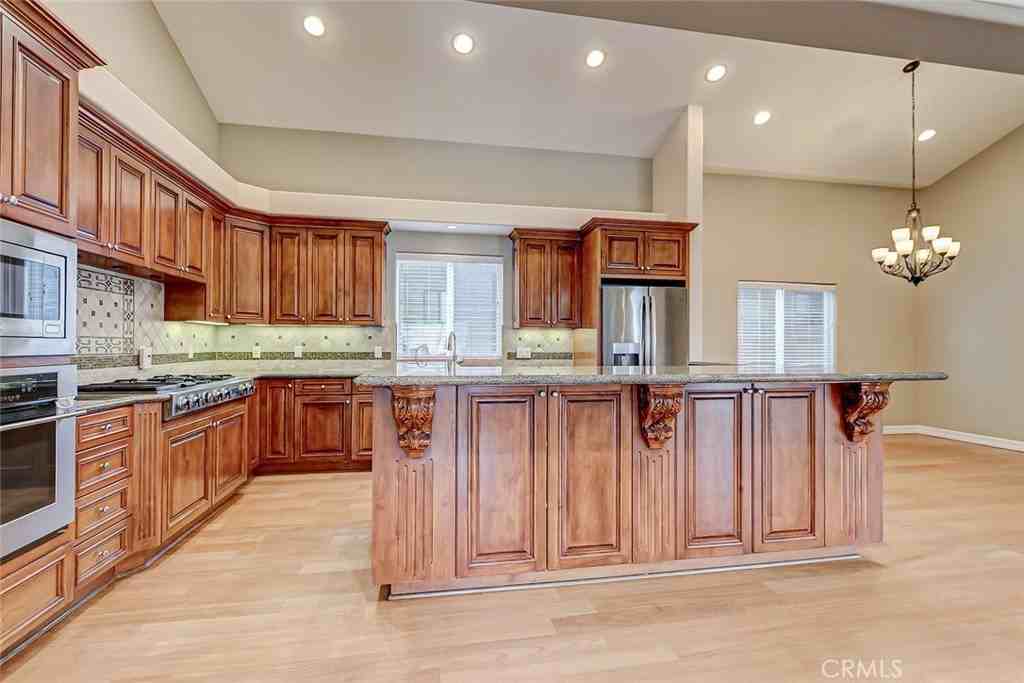 594 1st St - Photo 7 of 24