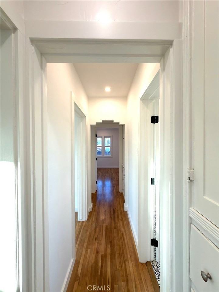 1946 S Bronson Ave - Photo 6 of 10