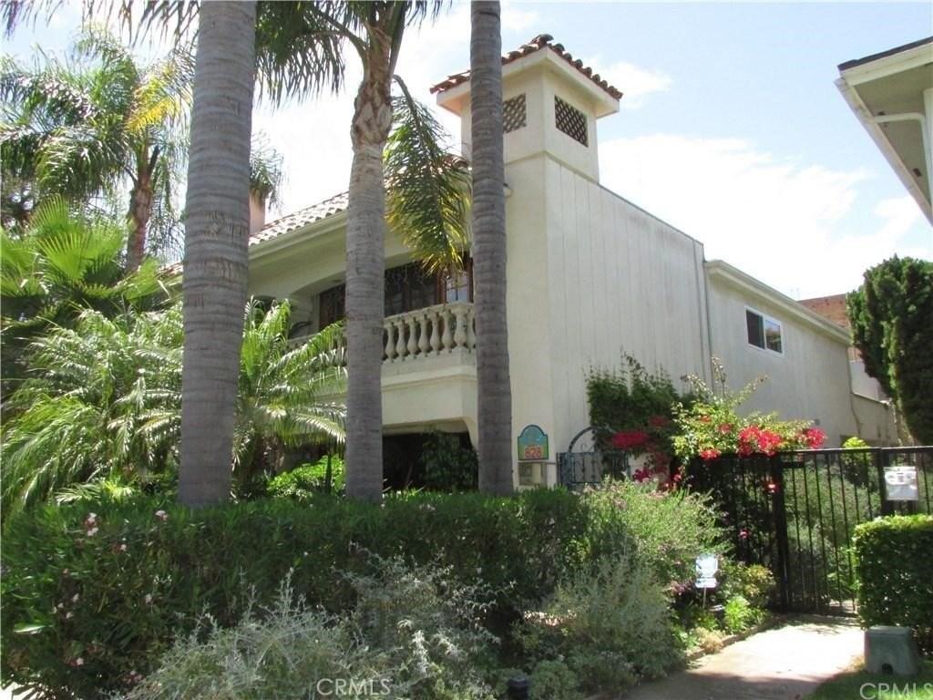 828 5th St #10 - Photo 2 of 24