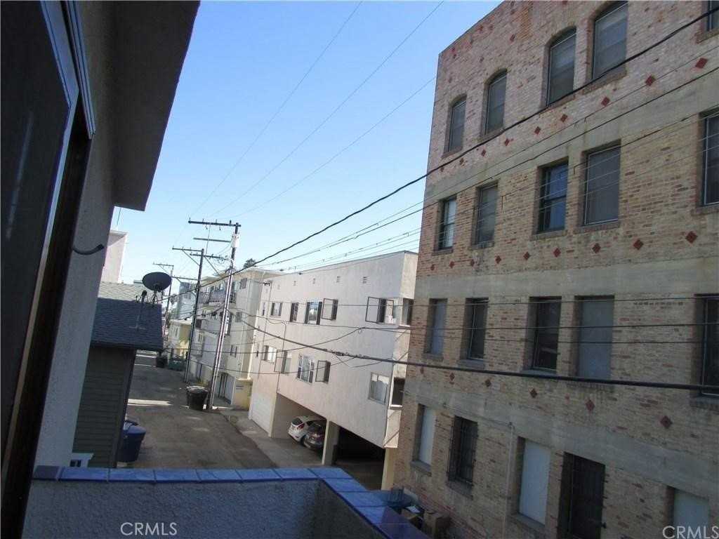 828 5th St #10 - Photo 5 of 24