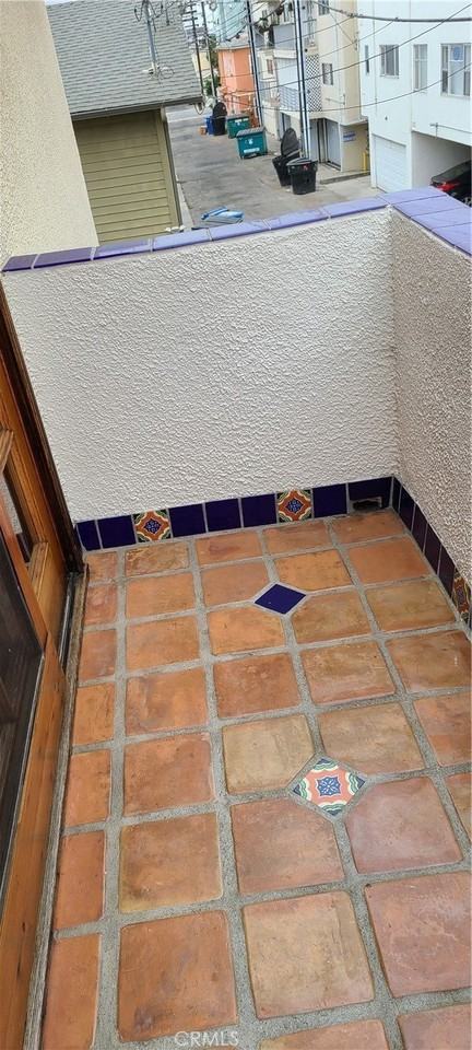 828 5th St #10 - Photo 7 of 24