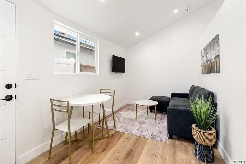 19853 Bassett St - Photo 7 of 14