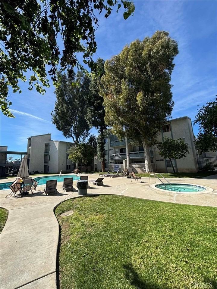 21800 Schoenborn St #217 - Photo 4 of 33