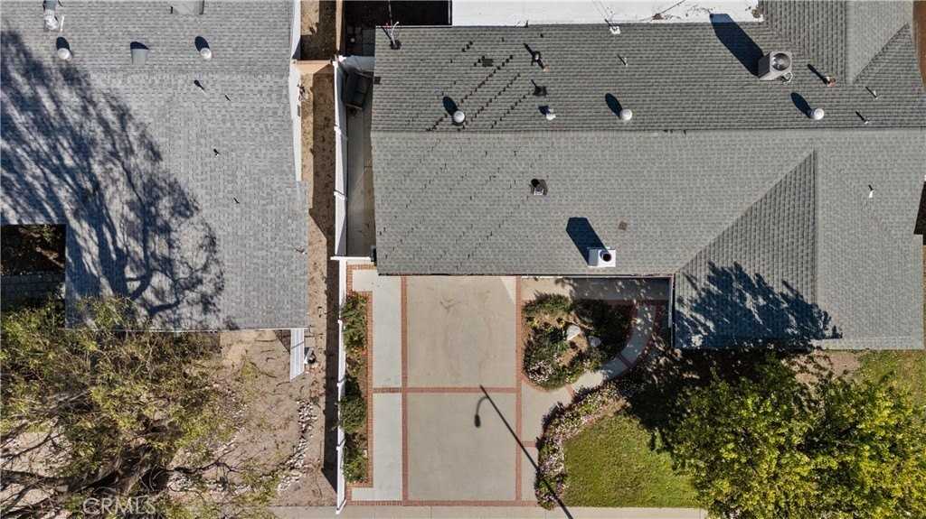 20127 Citronia St - Photo 2 of 28