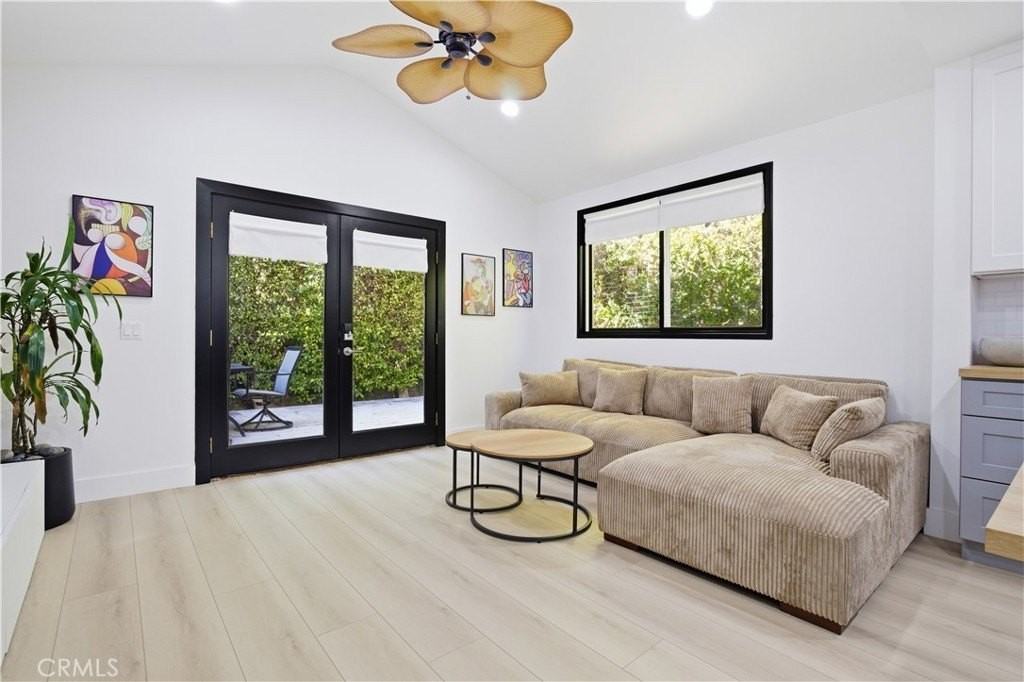 5209 Avenida Oriente - Photo 3 of 17