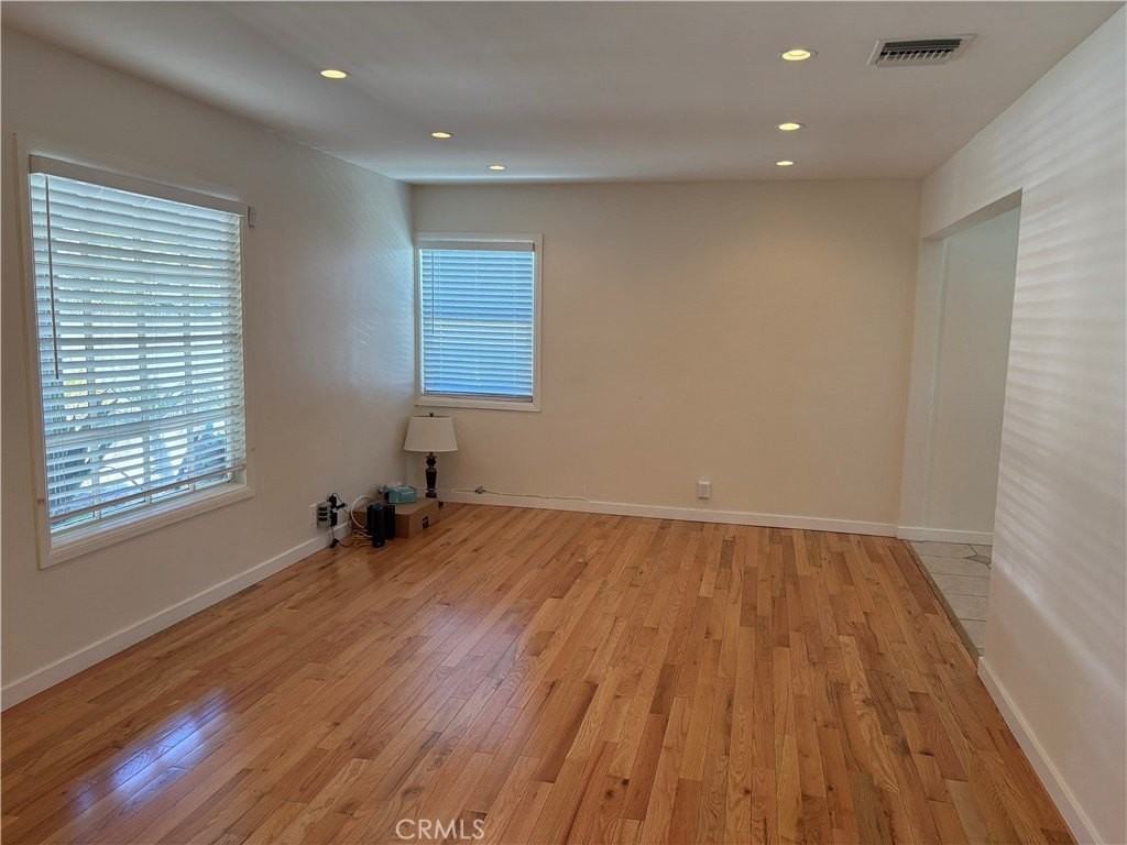 2244 Royal Oaks Dr - Photo 6 of 27