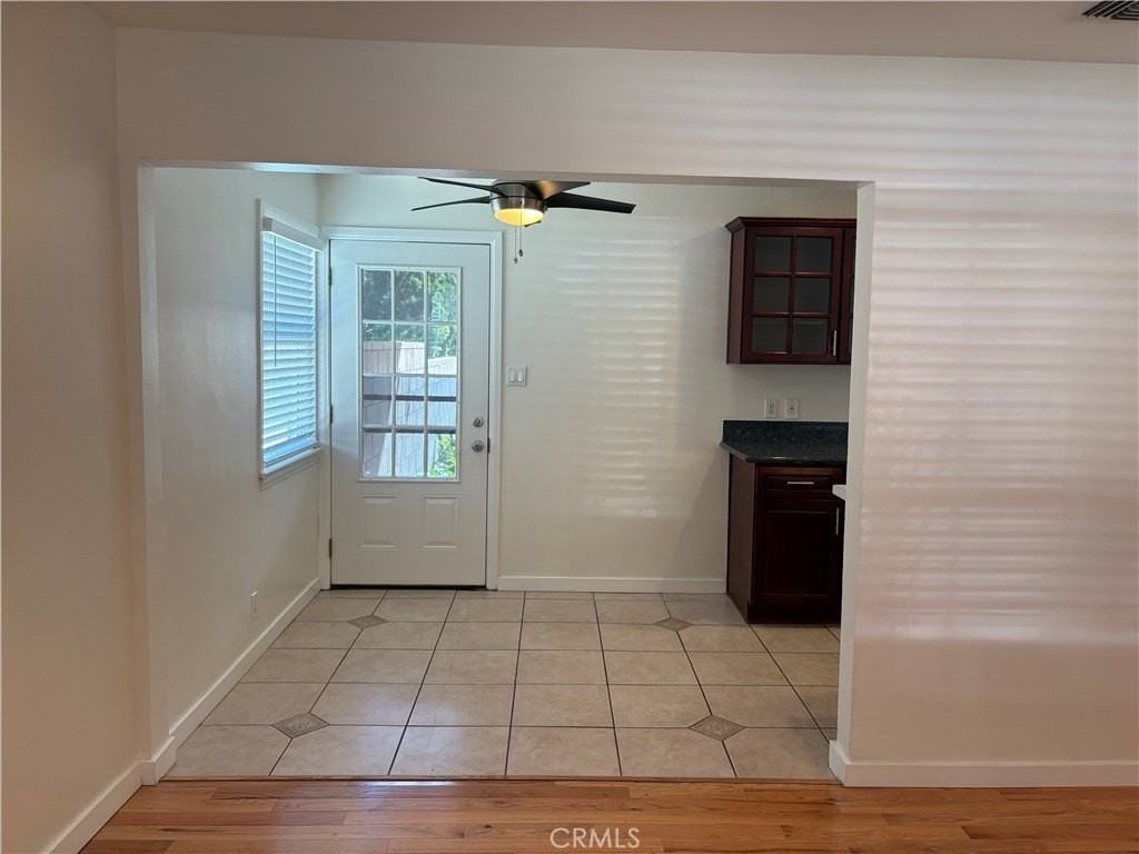 2244 Royal Oaks Dr - Photo 7 of 27