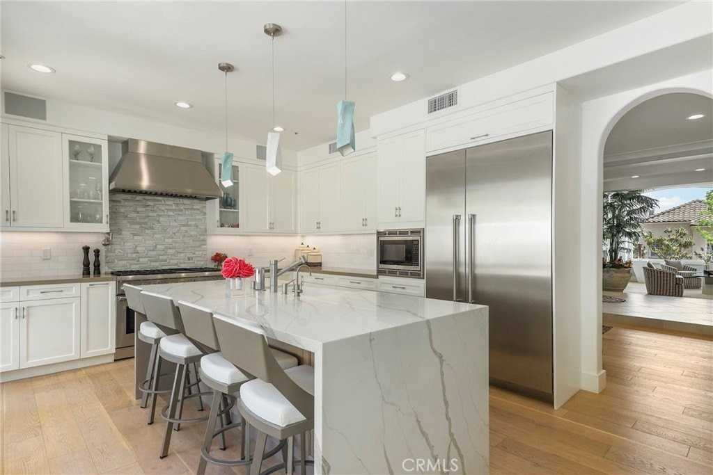 11805 Henley Ln - Photo 2 of 34