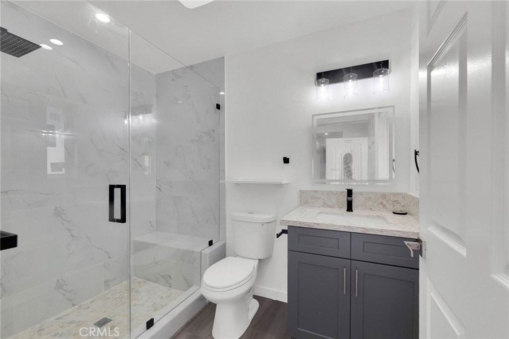 2621 Vineyard Ave - Photo 5 of 10