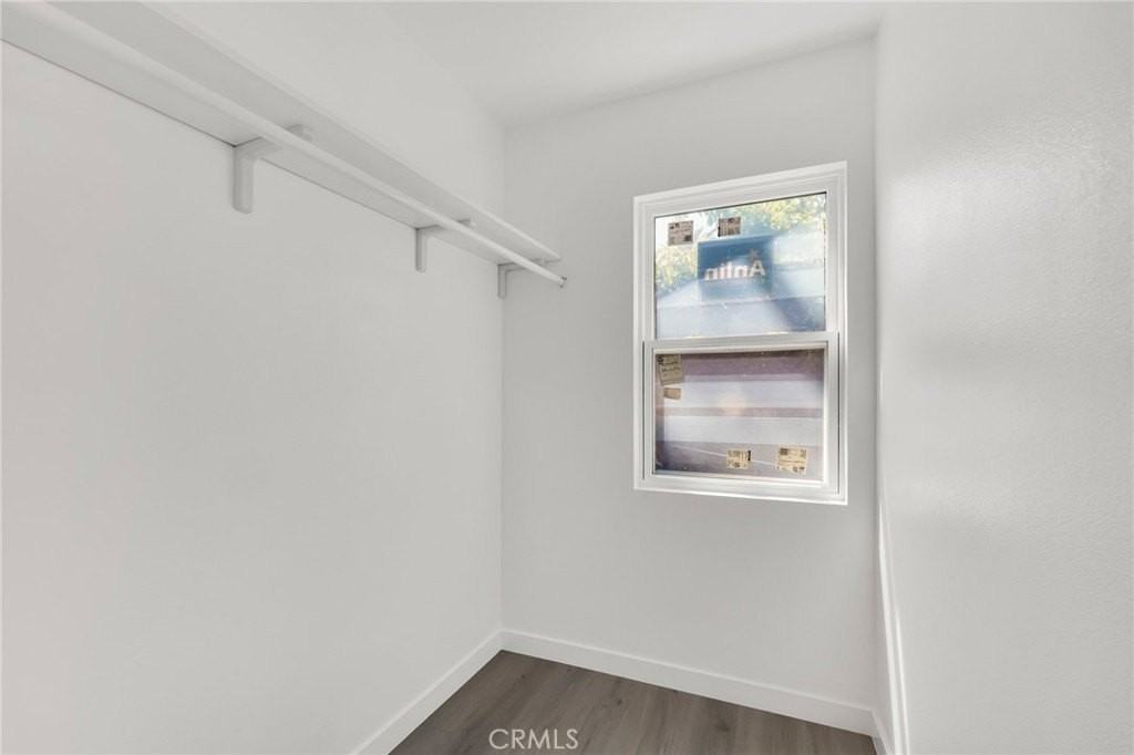 2621 Vineyard Ave - Photo 6 of 10