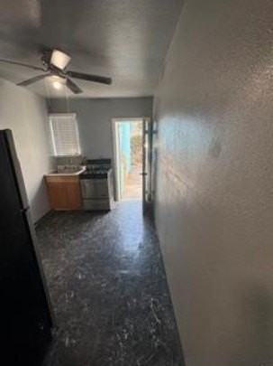 2128 E Stockwell St #B - Photo 3 of 6