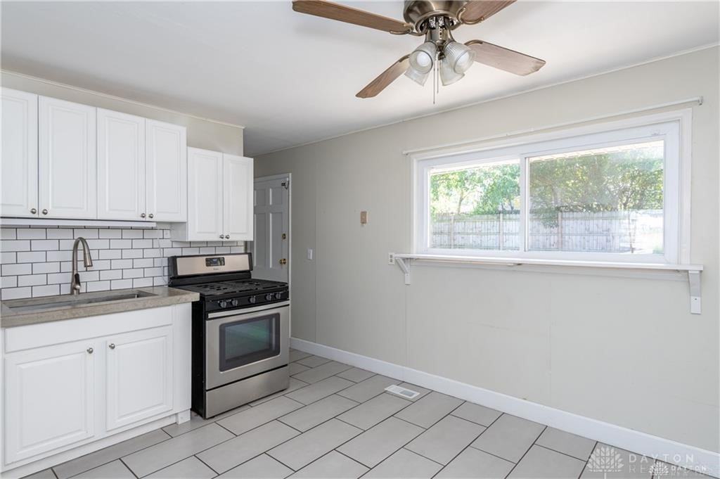 1227 Frayne Dr - Photo 5 of 18