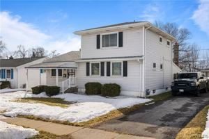 featured image of 36 Crescent Ct