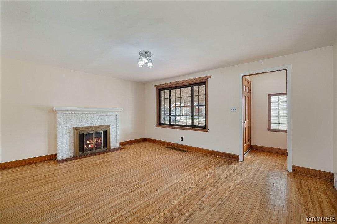 94 Tudor Rd - Photo 2 of 33