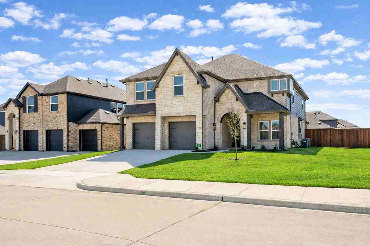 3722 Milwaukee Ave - Photo 2 of 38