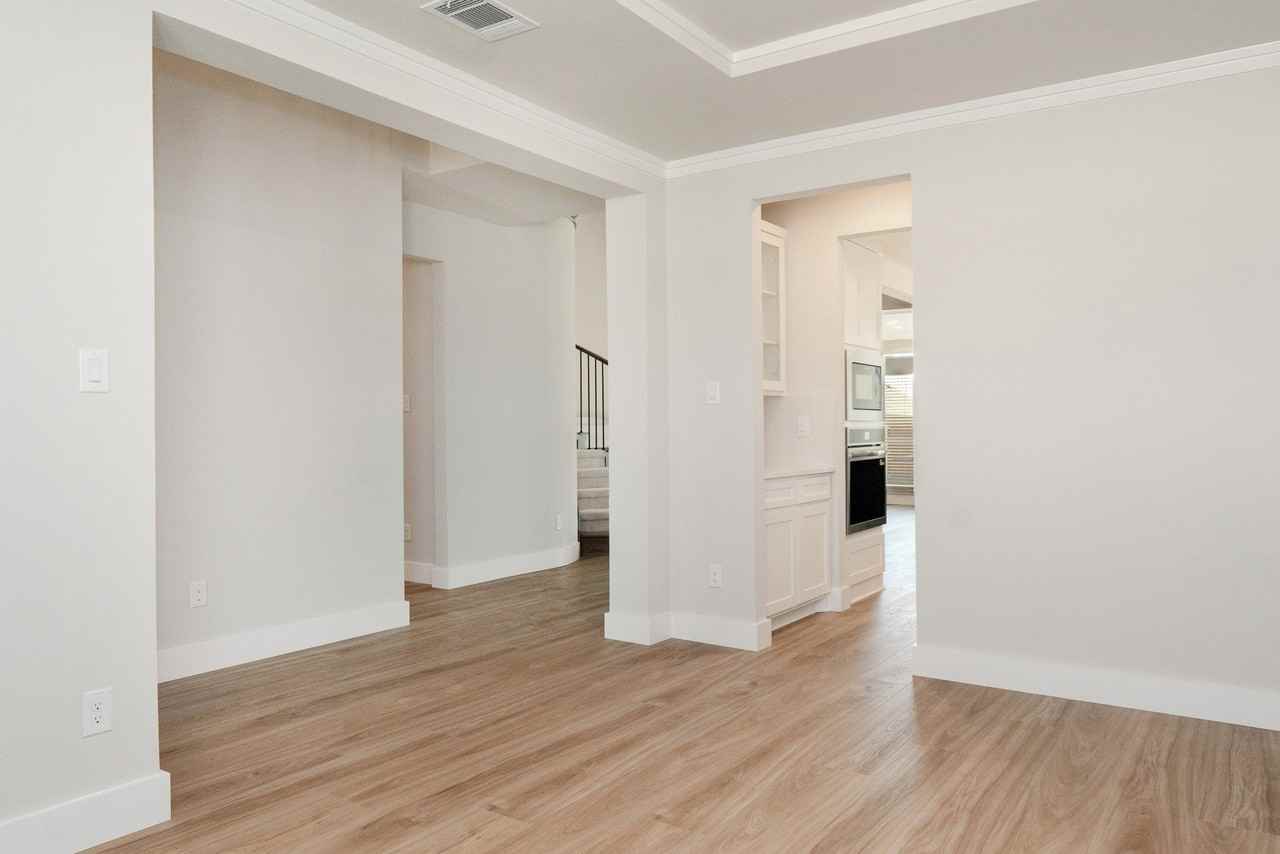 3722 Milwaukee Ave - Photo 7 of 38