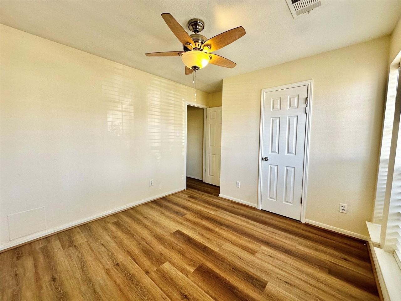 15503 Town Green Dr - Photo 7 of 21