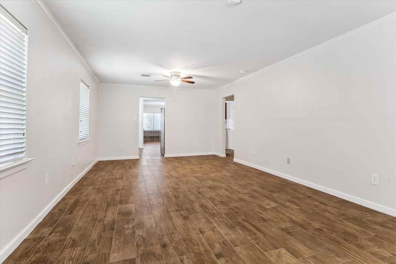 3810 Grennoch Ln - Photo 3 of 17