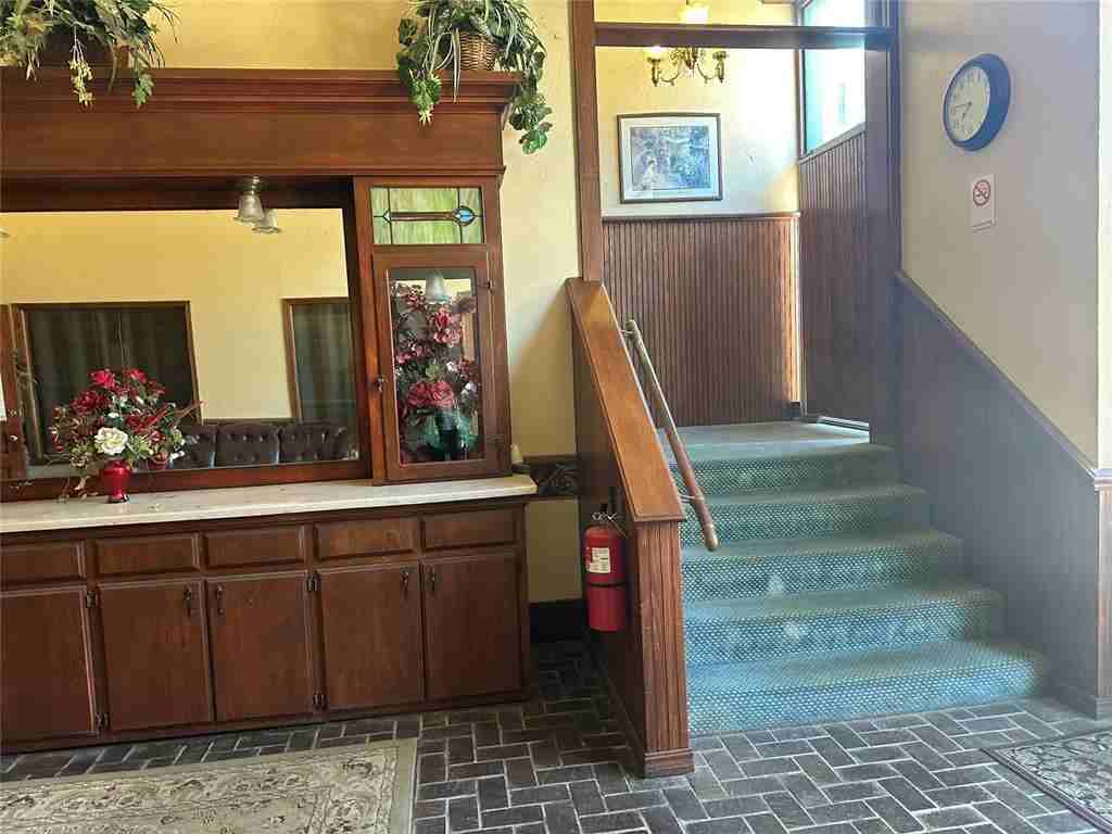 108 S Division St - Photo 4 of 14