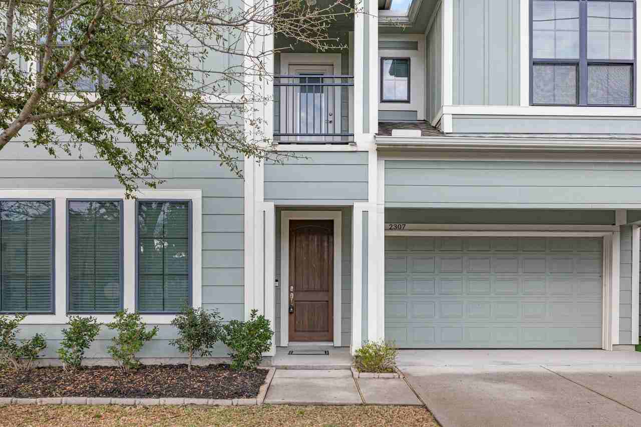 2307 Langston St - Photo 4 of 34