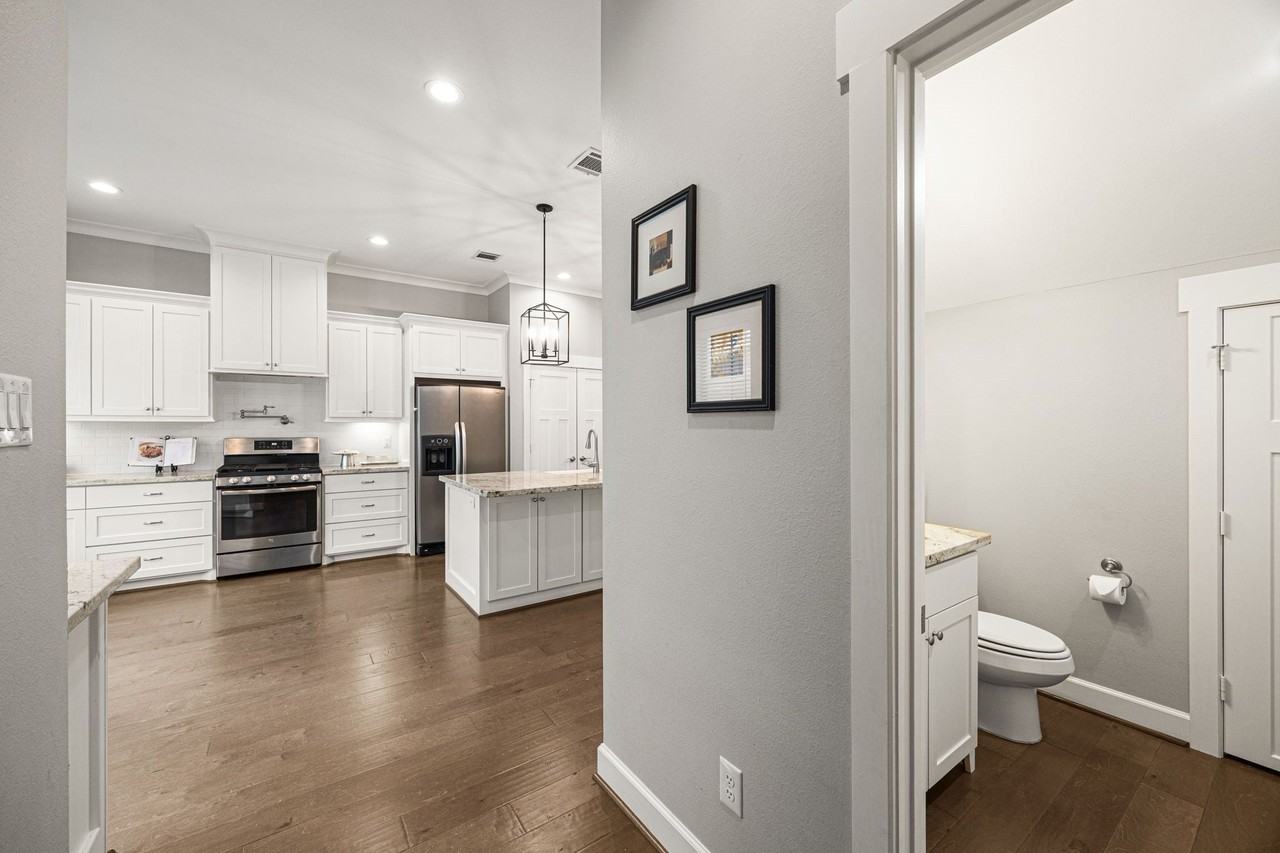 2307 Langston St - Photo 5 of 34