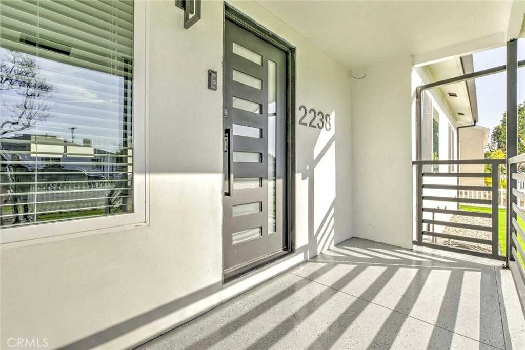 2238 N N Keystone - Photo 3 of 21