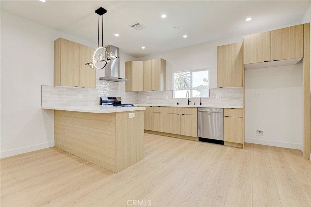 2242 N Keystone St - Photo 7 of 26